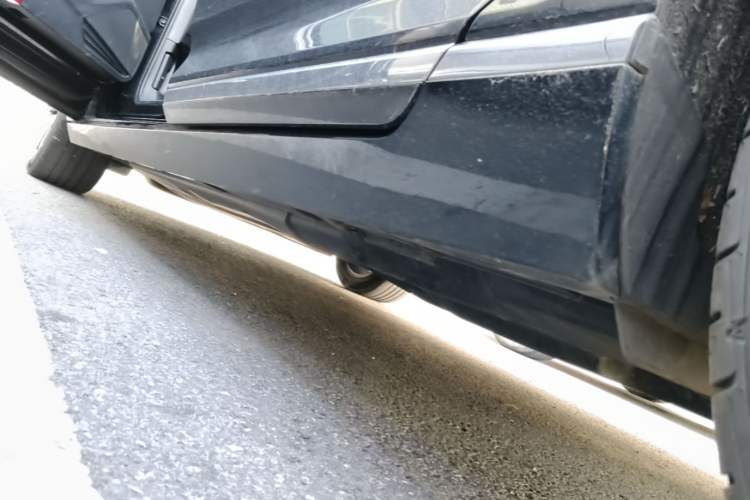 Used Volkswagen Magotan GTE Plug-in Hybrid 2022 GTE Luxury Model Left Side Sill