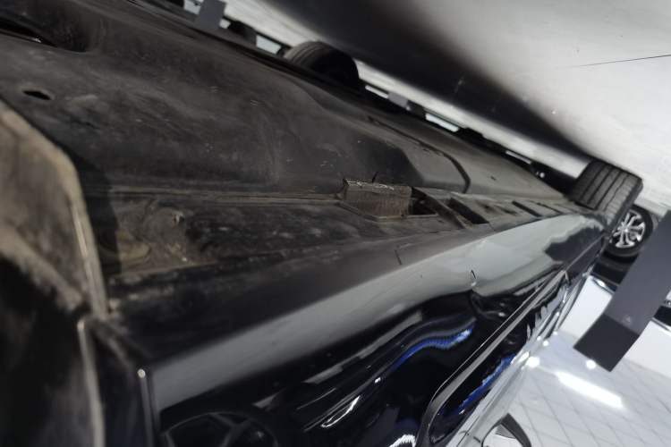 Used Volkswagen Magotan GTE Plug-in Hybrid 2022 GTE Luxury Model Left Side Sill