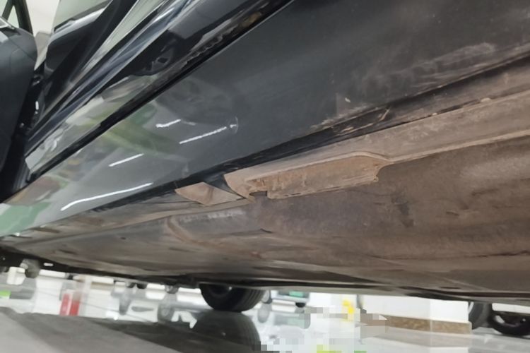 Used Volkswagen Magotan GTE Plug-in Hybrid 2022 GTE Luxury Model Left Side Sill