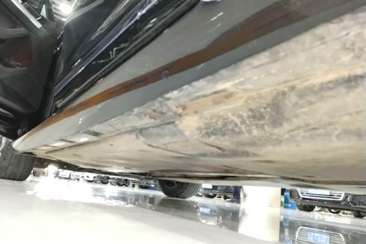 Used Volkswagen Magotan GTE Plug-in Hybrid 2022 GTE Luxury Model Left Side Sill