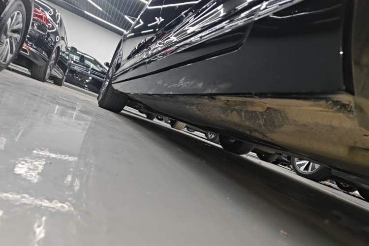 Used Volkswagen Magotan GTE Plug-in Hybrid 2022 GTE Luxury Model Left Side Sill