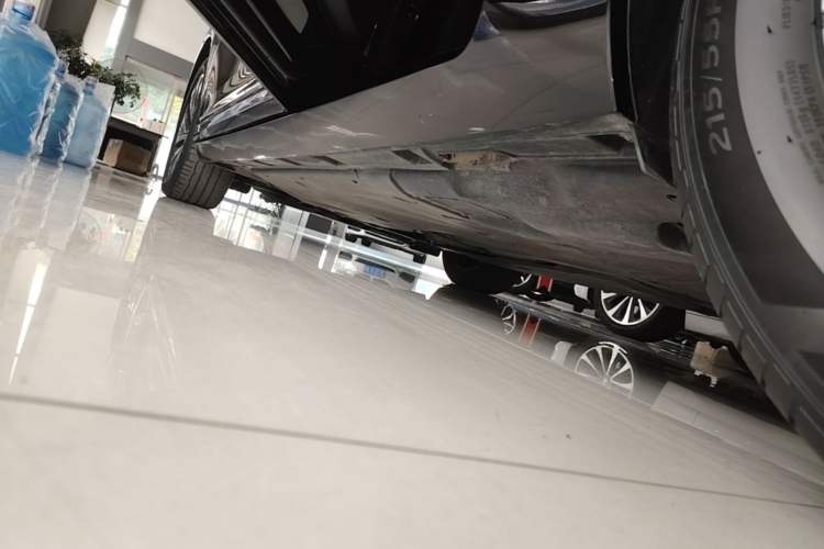 Used Volkswagen Magotan GTE Plug-in Hybrid 2022 GTE Luxury Model Left Side Sill
