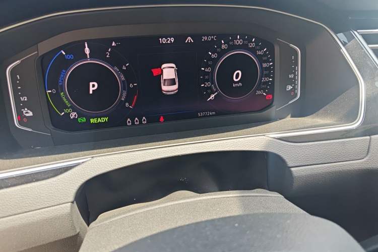 Used Volkswagen Magotan GTE Plug-in Hybrid 2022 GTE Luxury Model Odometer Close Up