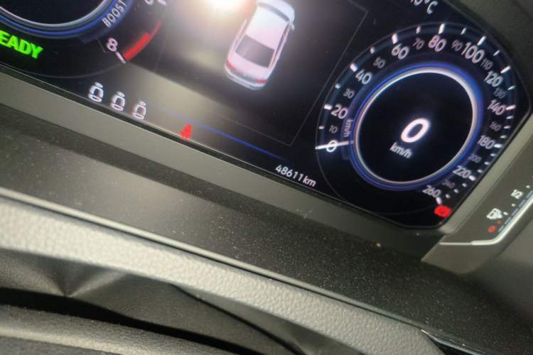 Used Volkswagen Magotan GTE Plug-in Hybrid 2022 GTE Luxury Model Odometer Close Up