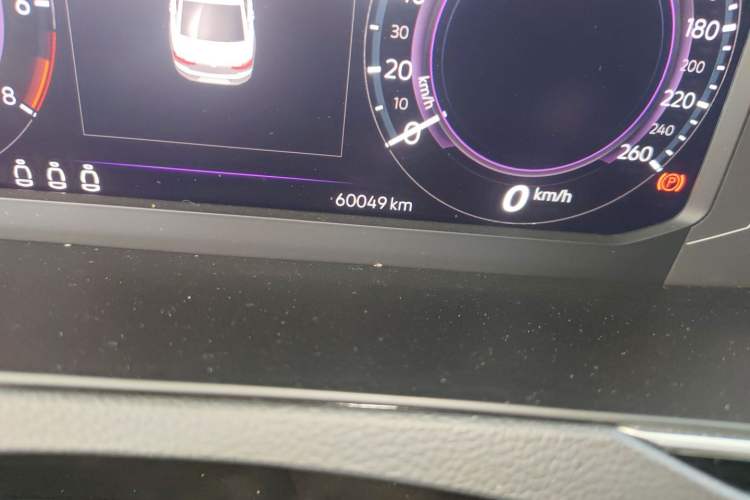 Used Volkswagen Magotan GTE Plug-in Hybrid 2022 GTE Luxury Model Odometer Close Up