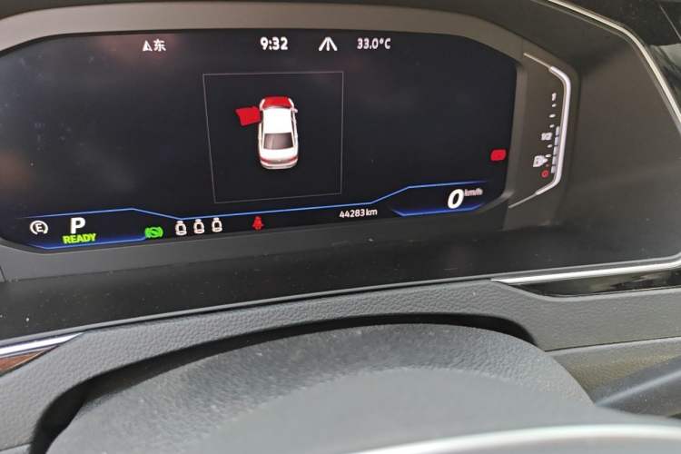 Used Volkswagen Magotan GTE Plug-in Hybrid 2022 GTE Prestige Model Odometer Close Up