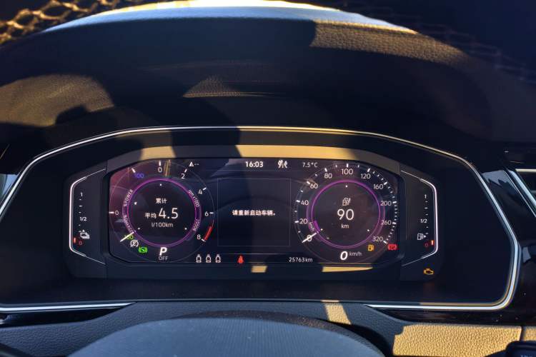 Used Volkswagen Magotan GTE Plug-in Hybrid 2022 GTE Luxury Model Odometer Close Up