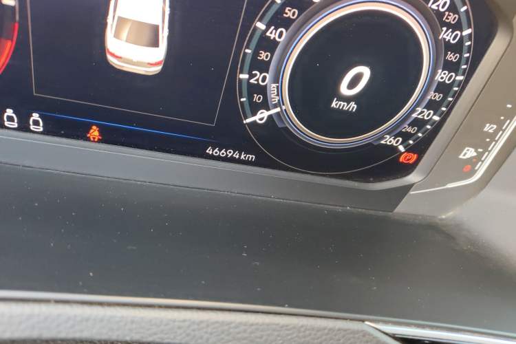Used Volkswagen Magotan GTE Plug-in Hybrid 2022 GTE Luxury Model Odometer Close Up