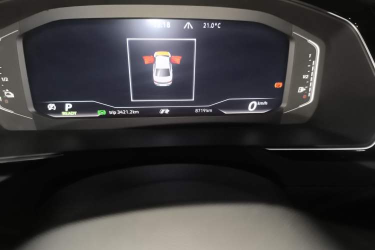 Used Volkswagen Magotan GTE Plug-in Hybrid 2022 GTE Luxury Model Odometer Close Up
