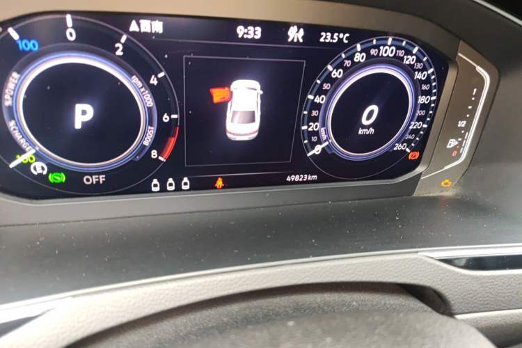 Used Volkswagen Magotan GTE Plug-in Hybrid 2022 GTE Luxury Model Odometer Close Up