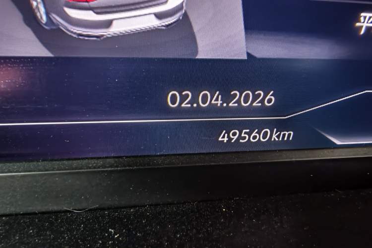 Used Volkswagen Magotan GTE Plug-in Hybrid 2022 GTE Luxury Model Odometer Close Up