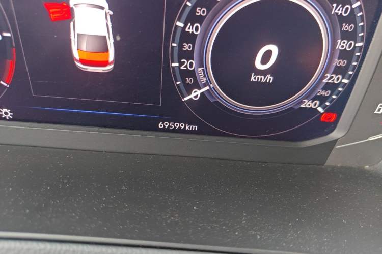 Used Volkswagen Magotan GTE Plug-in Hybrid 2022 GTE Luxury Model Odometer Close Up