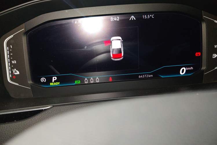Used Volkswagen Magotan GTE Plug-in Hybrid 2022 GTE Luxury Model Odometer Close Up