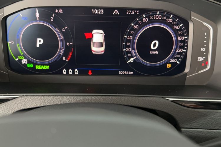 Used Volkswagen Magotan GTE Plug-in Hybrid 2022 GTE Luxury Model Odometer Close Up