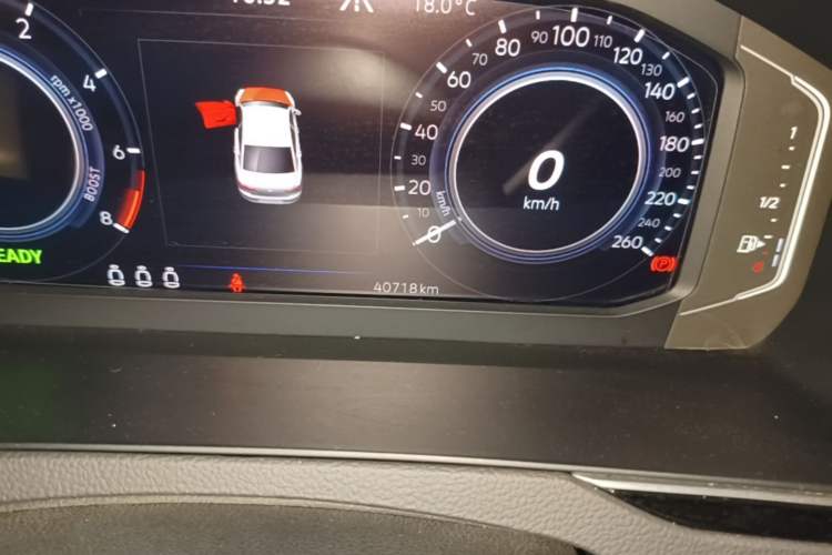 Used Volkswagen Magotan GTE Plug-in Hybrid 2022 GTE Luxury Model Odometer Close Up