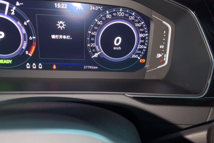 Used Volkswagen Magotan GTE Plug-in Hybrid 2022 GTE Luxury Model Odometer Close Up