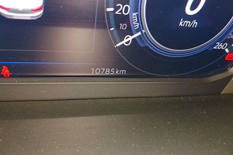 Used Volkswagen Magotan GTE Plug-in Hybrid 2022 GTE Luxury Model Odometer Close Up