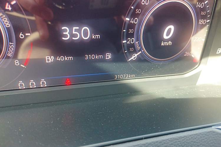 Used Volkswagen Magotan GTE Plug-in Hybrid 2022 GTE Luxury Model Odometer Close Up
