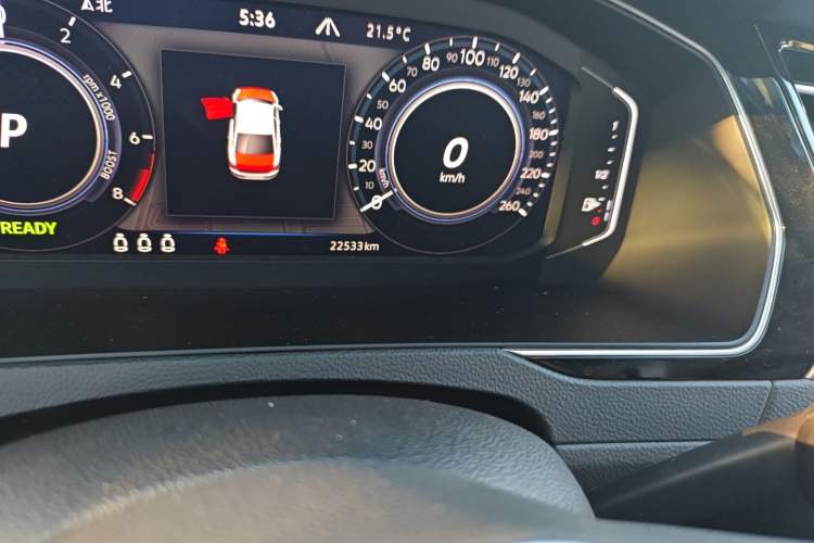 Used Volkswagen Magotan GTE Plug-in Hybrid 2022 GTE Luxury Model Odometer Close Up