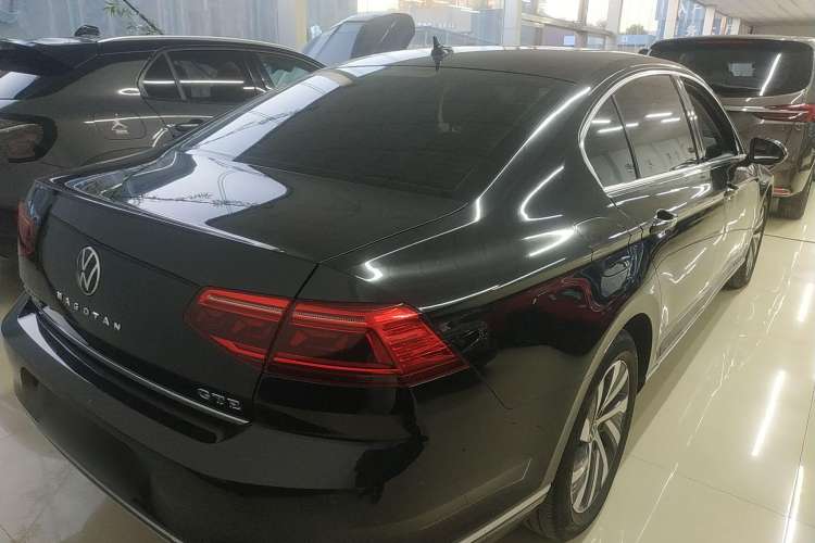 Used Volkswagen Magotan GTE Plug-in Hybrid 2022 GTE Luxury Model Rear