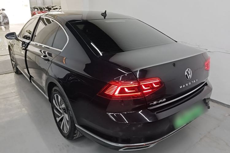 Used Volkswagen Magotan GTE Plug-in Hybrid 2022 GTE Luxury Model Rear Left 45 Deg
