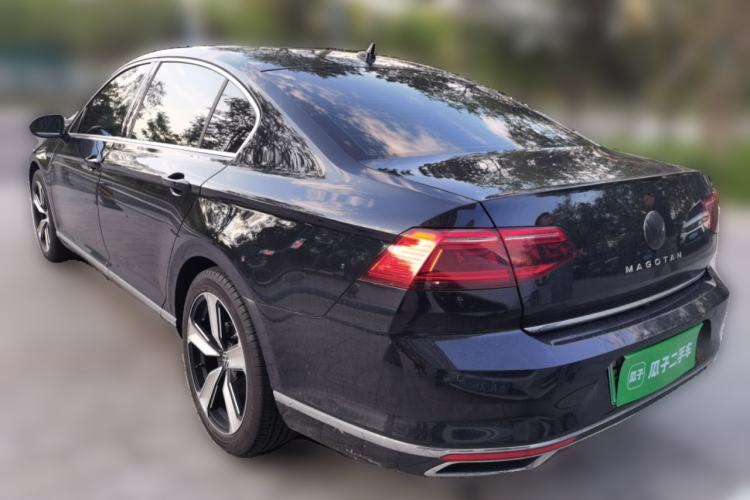 Used Volkswagen Magotan GTE Plug-in Hybrid 2022 GTE Luxury Model Rear Left 45 Deg