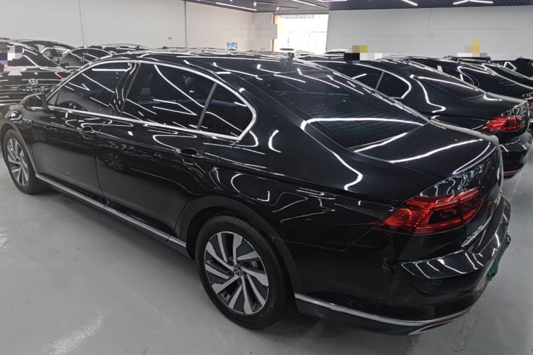 Used Volkswagen Magotan GTE Plug-in Hybrid 2022 GTE Luxury Model Rear Left 45 Deg