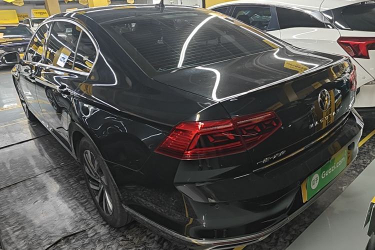Used Volkswagen Magotan GTE Plug-in Hybrid 2022 GTE Luxury Model Rear Left 45 Deg