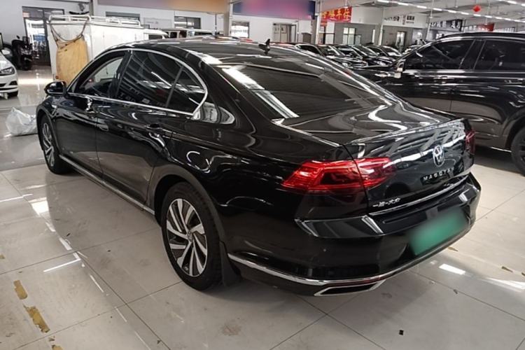 Used Volkswagen Magotan GTE Plug-in Hybrid 2022 GTE Luxury Model Rear Left 45 Deg
