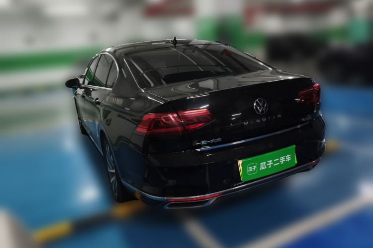 Used Volkswagen Magotan GTE Plug-in Hybrid 2022 GTE Luxury Model Rear Left 45 Deg