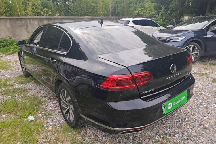 Used Volkswagen Magotan GTE Plug-in Hybrid 2022 GTE Luxury Model Rear Left 45 Deg