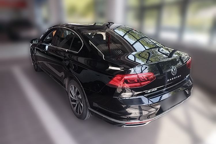 Used Volkswagen Magotan GTE Plug-in Hybrid 2022 GTE Luxury Model Rear Left 45 Deg