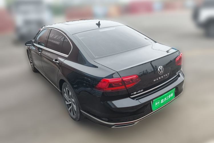 Used Volkswagen Magotan GTE Plug-in Hybrid 2022 GTE Luxury Model Rear Left 45 Deg