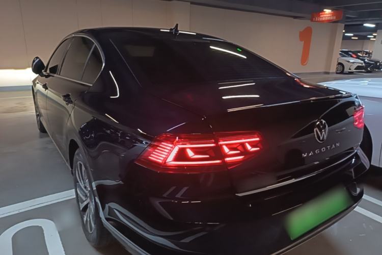 Used Volkswagen Magotan GTE Plug-in Hybrid 2022 GTE Luxury Model Rear Left 45 Deg