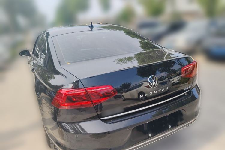 Used Volkswagen Magotan GTE Plug-in Hybrid 2022 GTE Luxury Model Rear Left 45 Deg