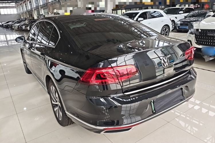 Used Volkswagen Magotan GTE Plug-in Hybrid 2022 GTE Luxury Model Rear Left 45 Deg