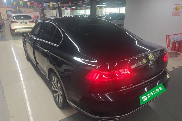 Used Volkswagen Magotan GTE Plug-in Hybrid 2022 GTE Luxury Model Rear Left 45 Deg