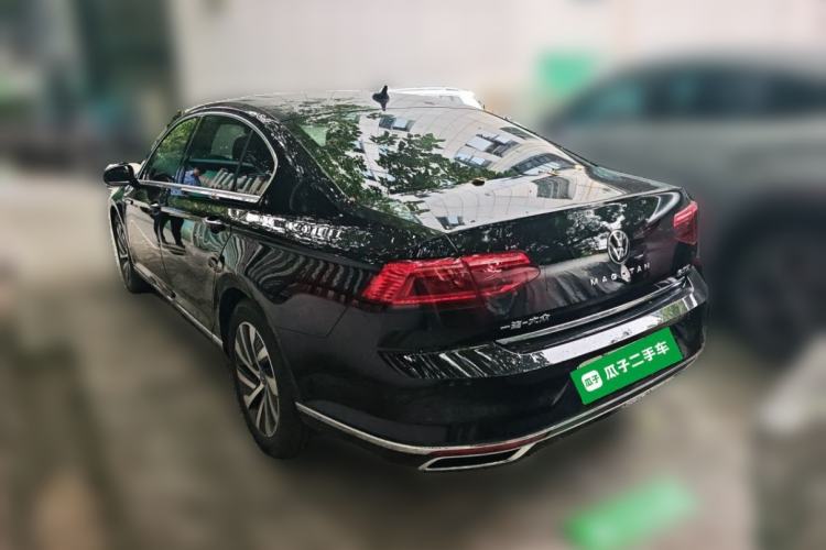 Used Volkswagen Magotan GTE Plug-in Hybrid 2022 GTE Luxury Model Rear Left 45 Deg