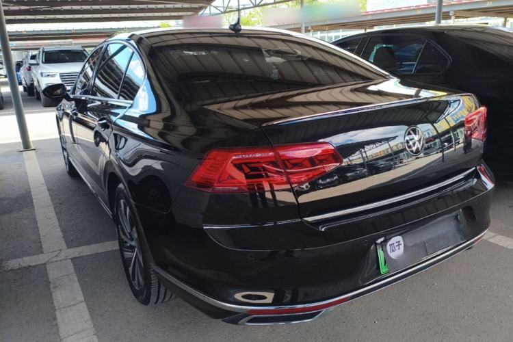 Used Volkswagen Magotan GTE Plug-in Hybrid 2022 GTE Luxury Model Rear Left 45 Deg