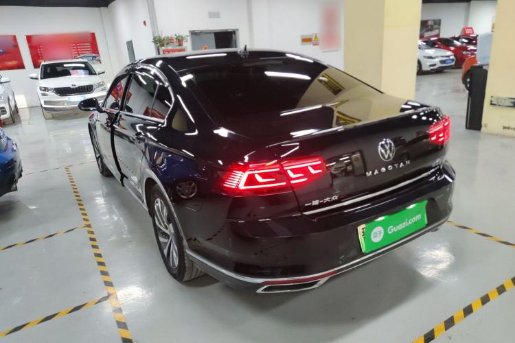 Used Volkswagen Magotan GTE Plug-in Hybrid 2022 GTE Luxury Model Rear Left 45 Deg