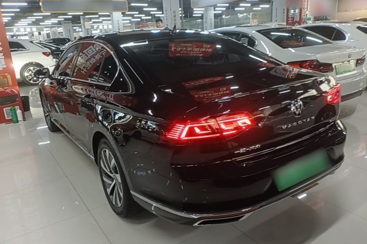 Used Volkswagen Magotan GTE Plug-in Hybrid 2022 GTE Luxury Model Rear Left 45 Deg