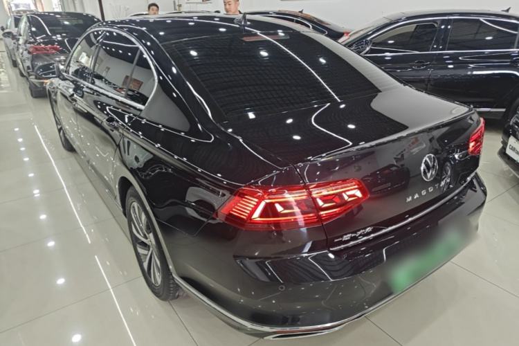 Used Volkswagen Magotan GTE Plug-in Hybrid 2022 GTE Luxury Model Rear Left 45 Deg