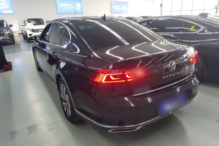 Used Volkswagen Magotan GTE Plug-in Hybrid 2022 GTE Luxury Model Rear Left 45 Deg