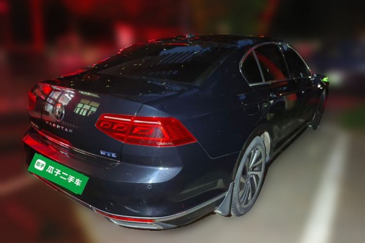Used Volkswagen Magotan GTE Plug-in Hybrid 2022 GTE Luxury Model Rear Right 45 Deg