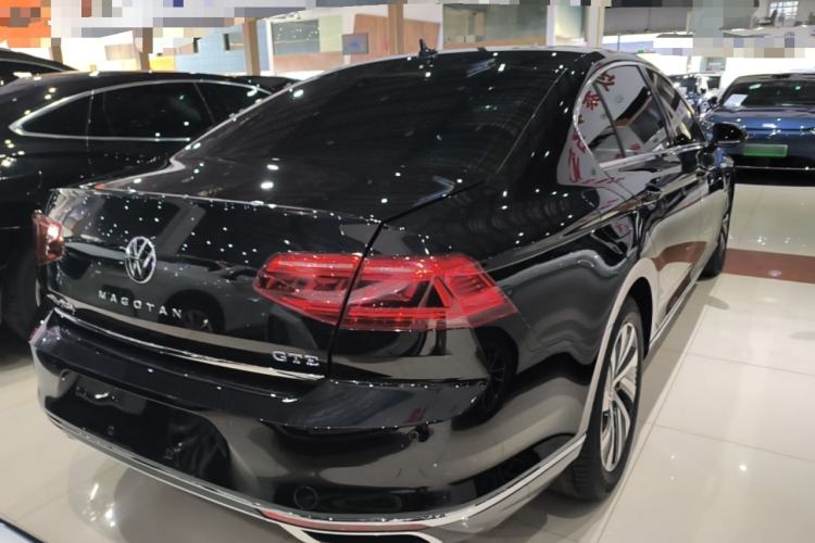 Used Volkswagen Magotan GTE Plug-in Hybrid 2022 GTE Luxury Model Rear Right 45 Deg