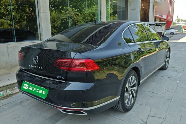 Used Volkswagen Magotan GTE Plug-in Hybrid 2022 GTE Luxury Model Rear Right 45 Deg