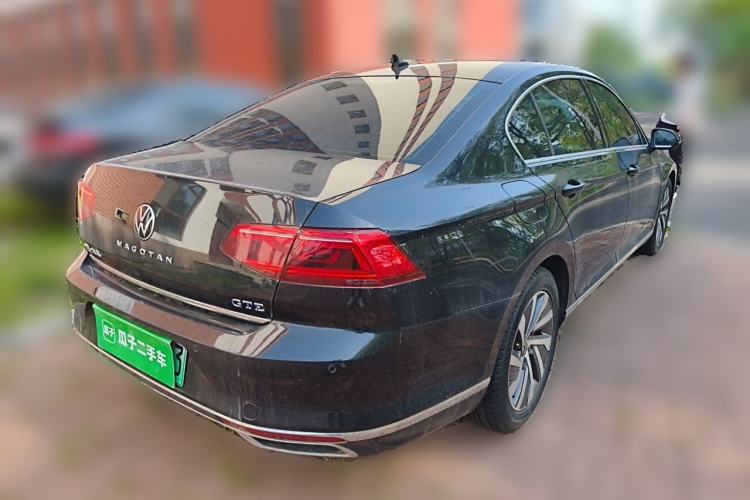 Used Volkswagen Magotan GTE Plug-in Hybrid 2022 GTE Luxury Model Rear Right 45 Deg