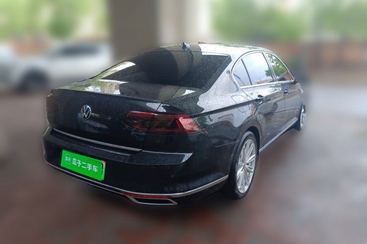 Used Volkswagen Magotan GTE Plug-in Hybrid 2022 GTE Prestige Model Rear Right 45 Deg