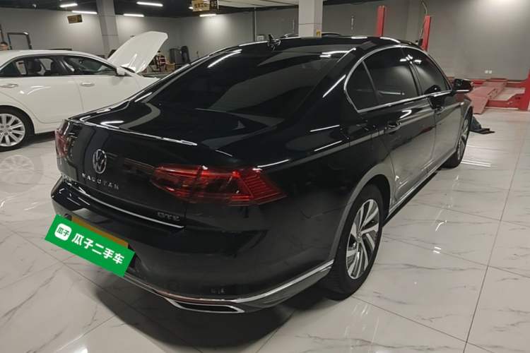 Used Volkswagen Magotan GTE Plug-in Hybrid 2022 GTE Luxury Model Rear Right 45 Deg