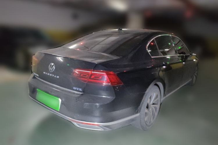 Used Volkswagen Magotan GTE Plug-in Hybrid 2022 GTE Luxury Model Rear Right 45 Deg